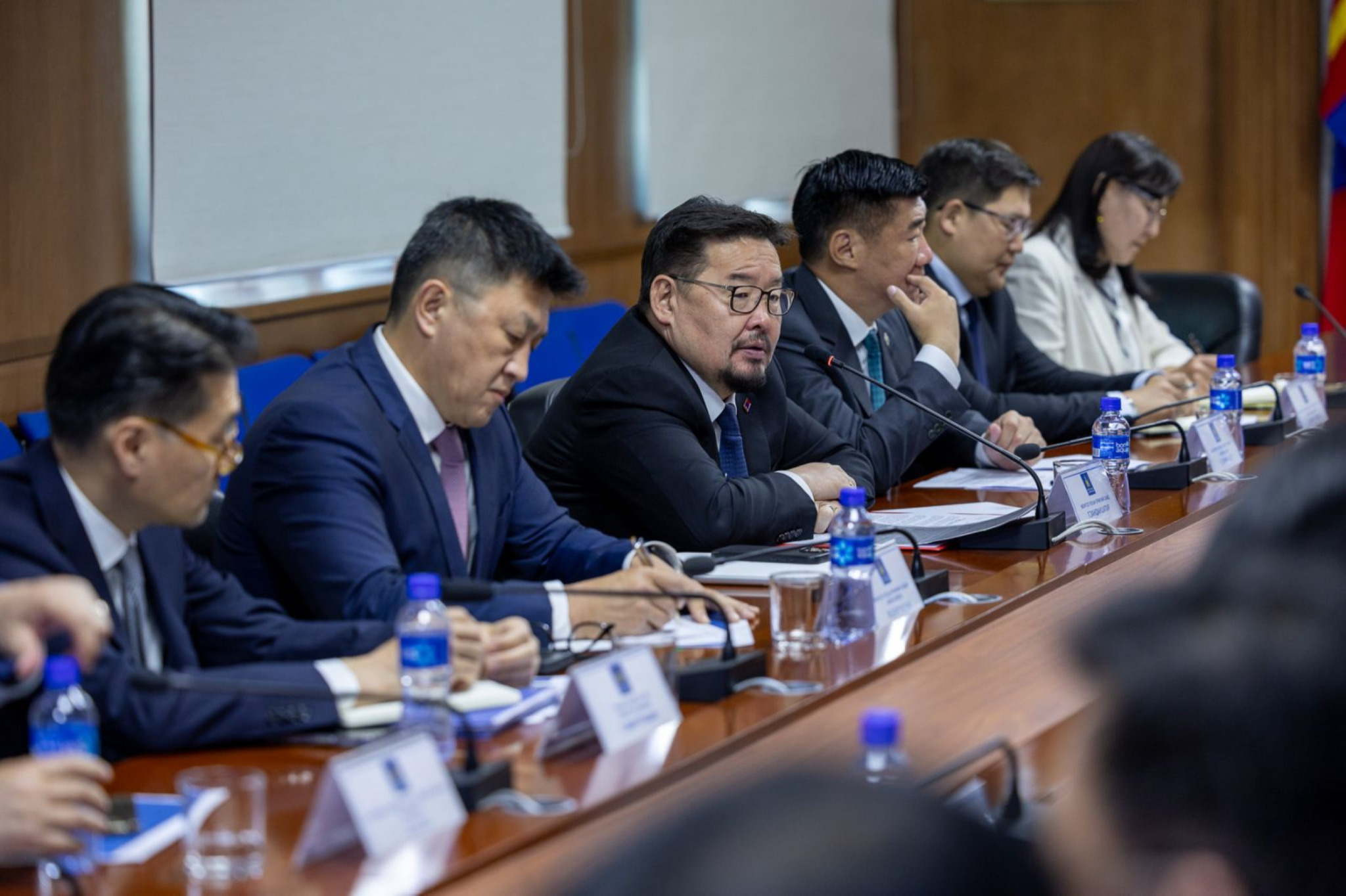 Нэг удирдлагатай, нэг бодлоготой, нэг зарчимтай ажиллахыг Эрчим хүчний яамны удирдлагуудад Ерөнхий сайд Г.Занданшатар анхаарууллаа